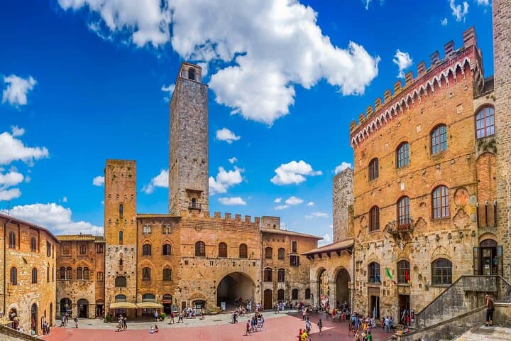 San Gimignano Walking Tour with Audioguide on Your Smartphone
