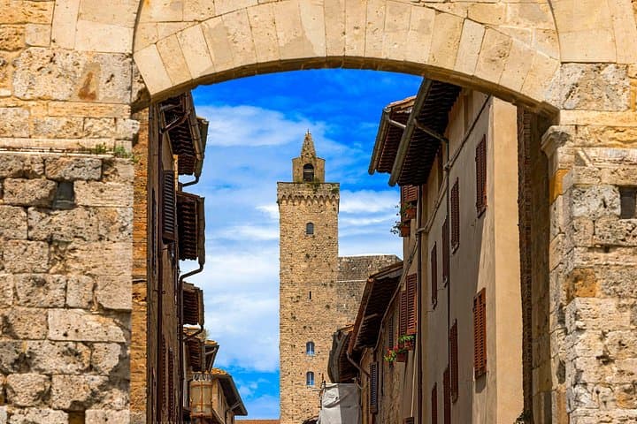 San Gimignano Walking Tour with Audioguide on Your Smartphone