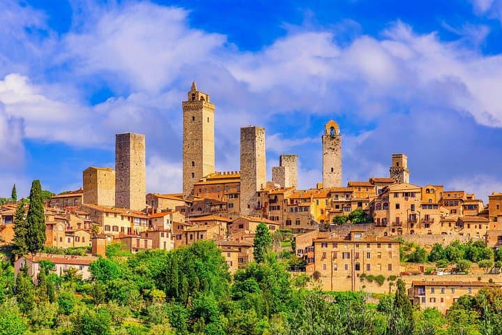 San Gimignano Walking Tour with Audioguide on Your Smartphone
