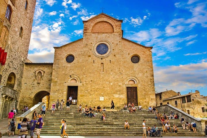 San Gimignano Walking Tour with Audioguide on Your Smartphone