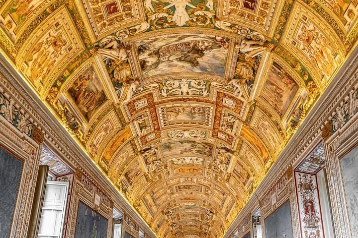 Vatican : Guided Tour Vatican Museums and Sistine Chapel