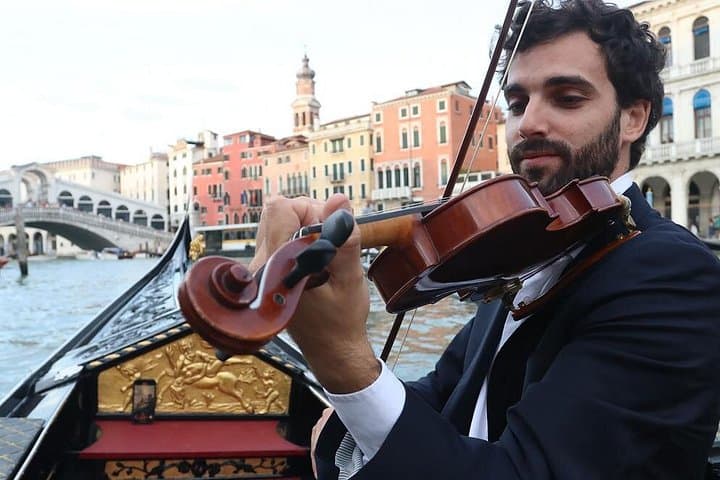V.I.P Marriage proposal in Gondola