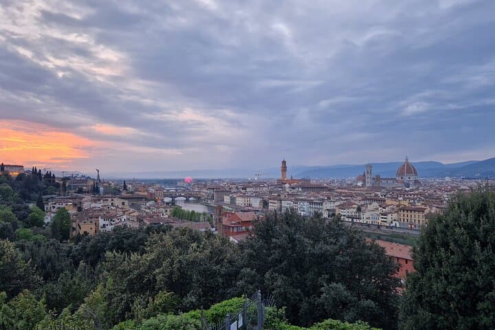 Florence Golden Hour Walking tour with Sunset Experience.