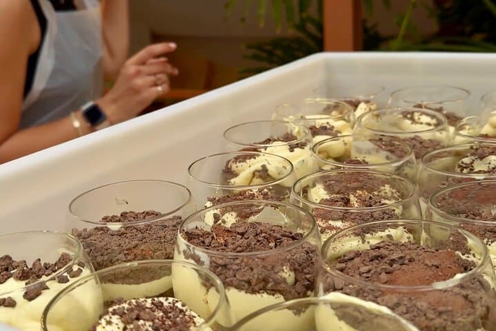 Siena: Pasta and Tiramisu Small Group Cooking Class with Wine