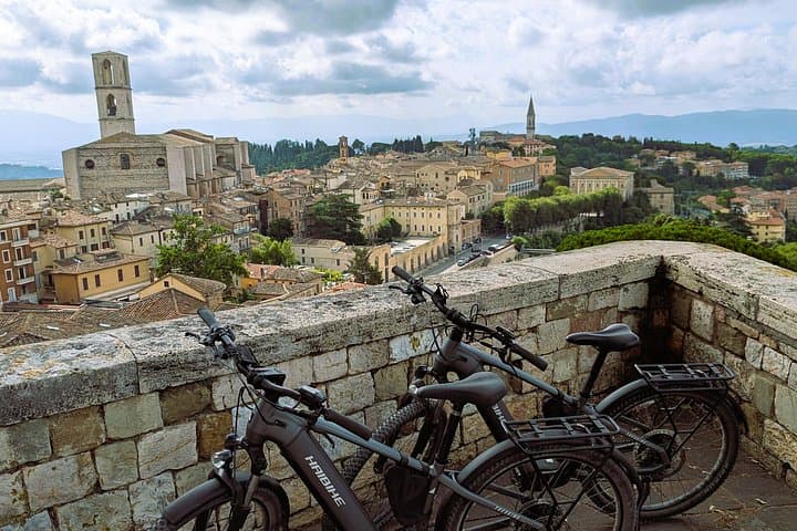 Guided E-Bike tour of the historic center of Perugia