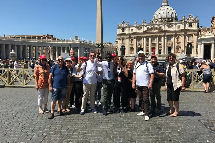 Skip the line St.Peter's Basilica with Guide tour with elevator