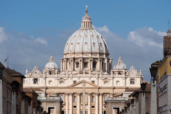Skip the line St.Peter's Basilica with Guide tour with elevator