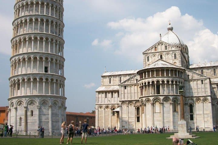 Private Custom Pisa Walking Tour with Local Host