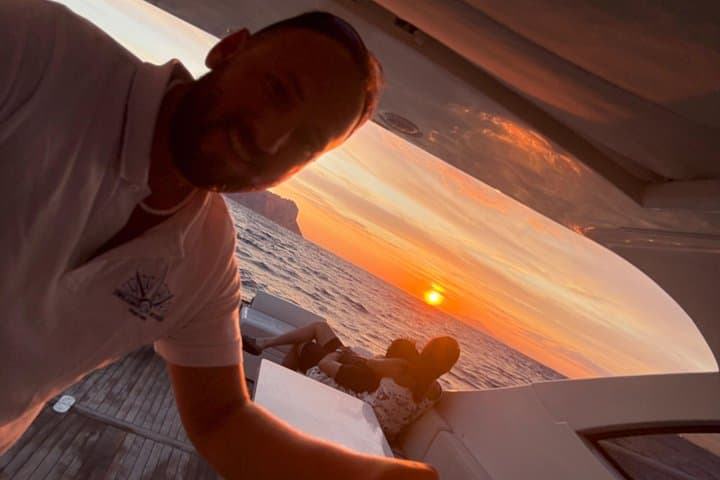 Private Boat Tour at Sunset between Capri Island and Li Galli