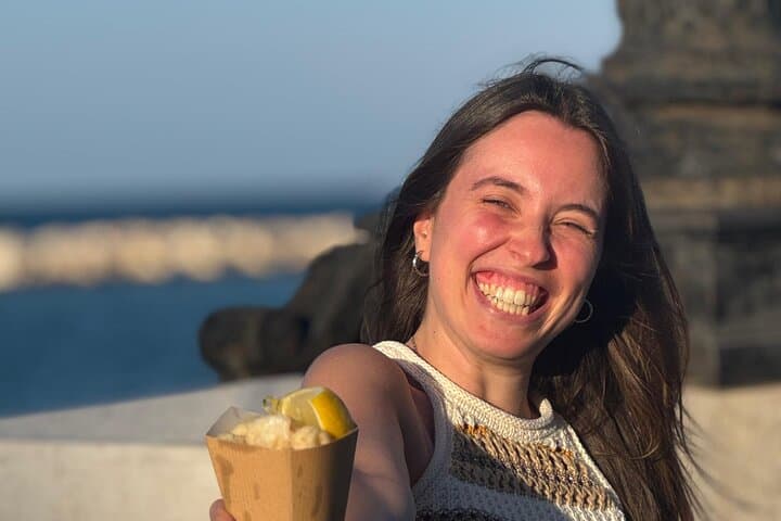 Bari: Food Tasting by the Sea at Sunset with a Local
