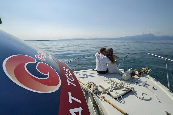 From Peschiera : East Coast Boat Tour to Sirmione