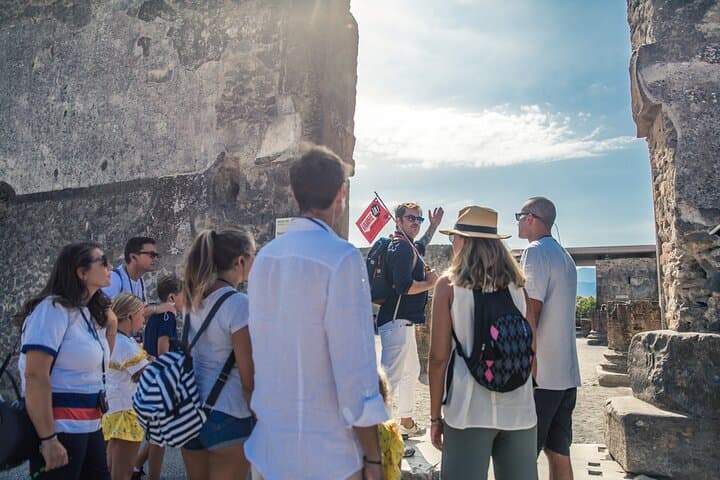 Walking tour in the Ruins of Pompeii