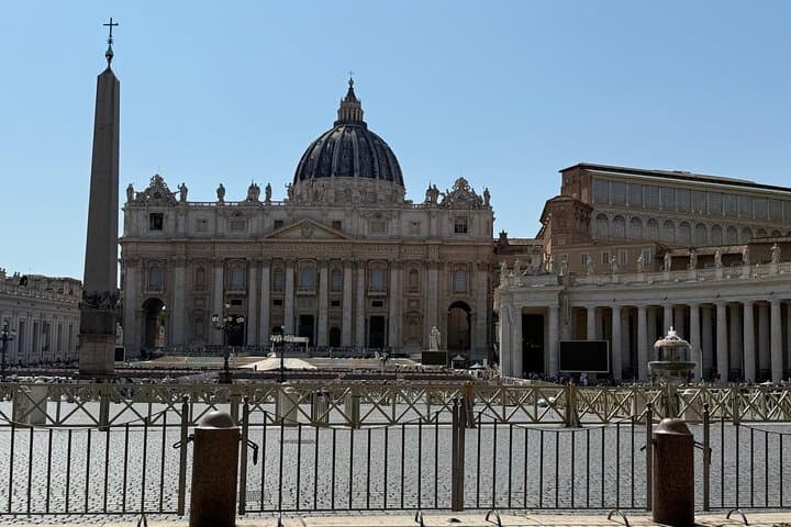 Skip the line St.Peter's Basilica with Guide tour with elevator