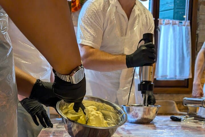 cooking class in Venice. making tiramisu from scratch