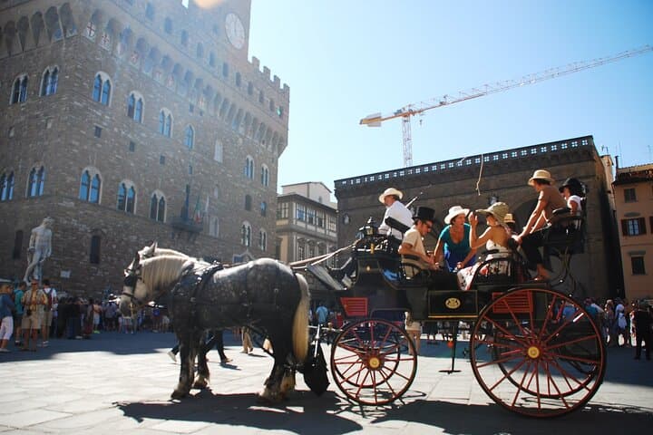 Florence : Carriage Tour in the Old Town – Romantic Tour