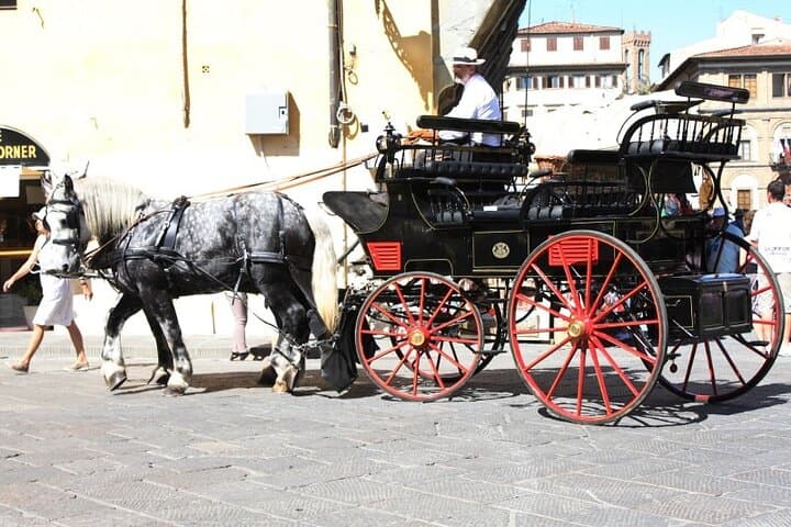 Florence : Carriage Tour in the Old Town – Romantic Tour
