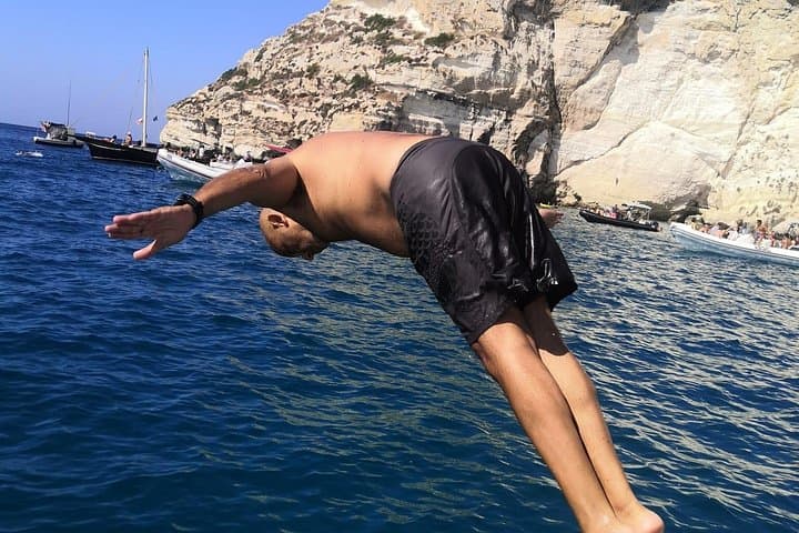 Boat Tour in Cagliari: Devil’s Saddle, Swimming & Snorkeling
