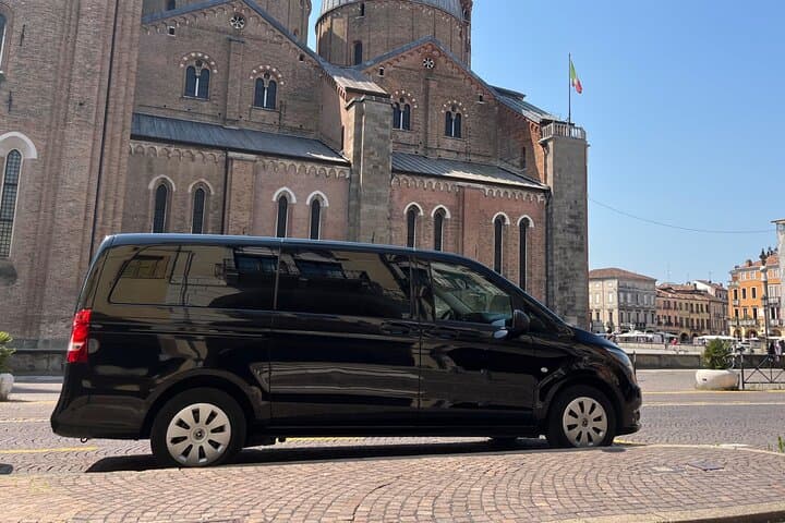 Transfer private shuttle Ravenna Cruise terminal to Venice