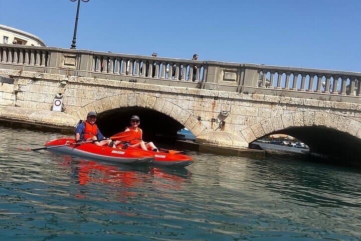 Syracuse: Kayak Excursion Through the Sea Caves and Ortigia