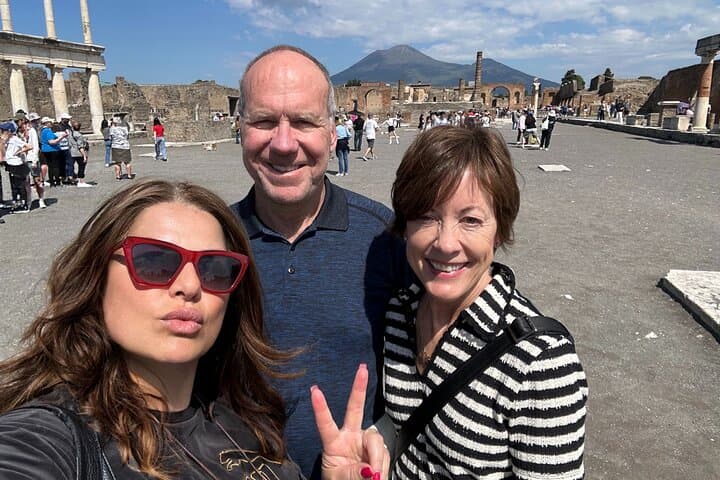 Naples to Positano with stop at Pompeii or Vice Versa