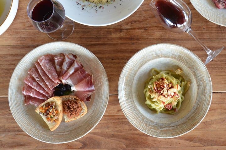 Search truffle lunch with tasting in Castellina in Chianti