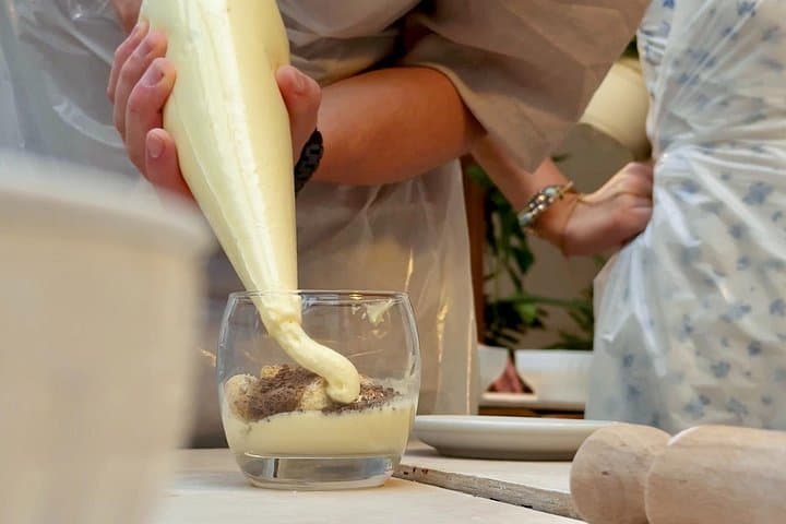 Naples Pizza Cooking Class in Local Restaurant