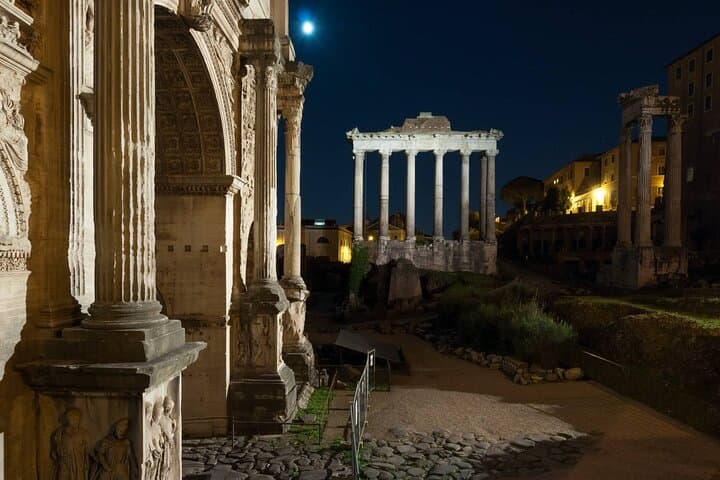 Explore Rome by Night in Golf Cart