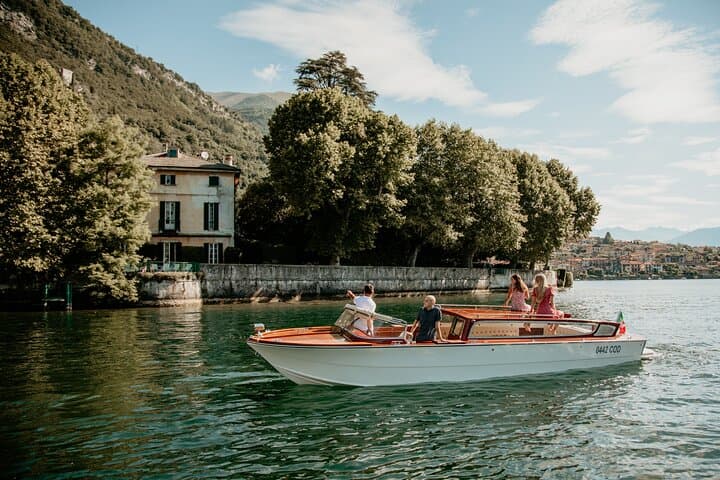 Private Luxury Cruise with Prosecco in Lake Como at its finest