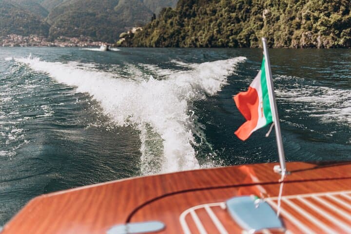 Private Luxury Cruise with Prosecco in Lake Como at its finest