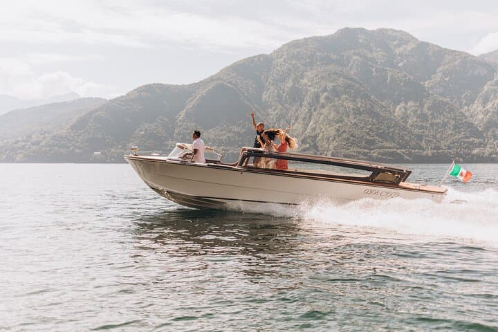 Private Luxury Cruise with Prosecco in Lake Como at its finest
