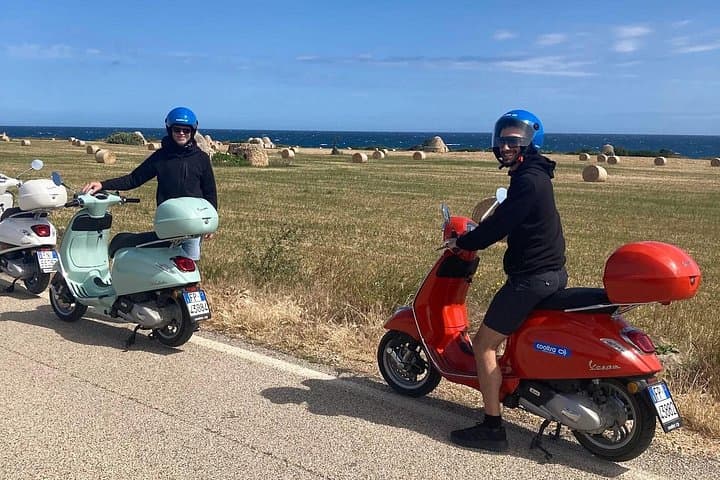 Vespa tour from Polignano to Savelletri with octopus sandwich
