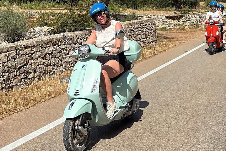 Vespa tour from Polignano to Savelletri with octopus sandwich