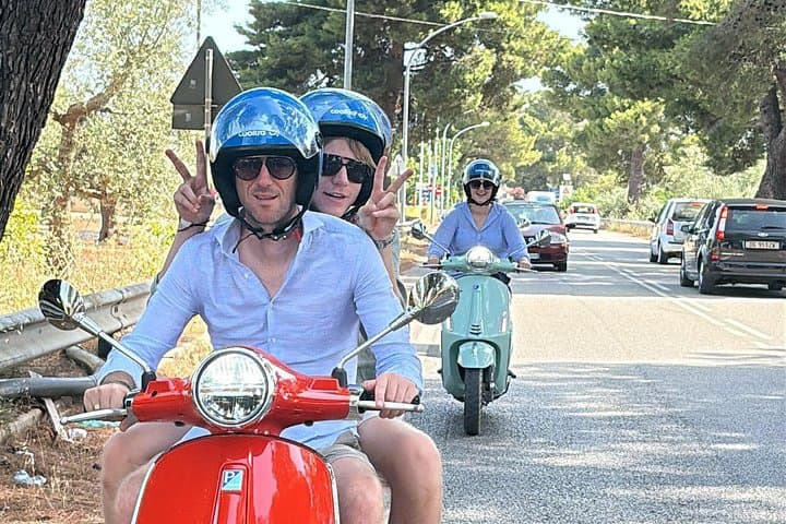 Vespa tour from Polignano to Savelletri with octopus sandwich