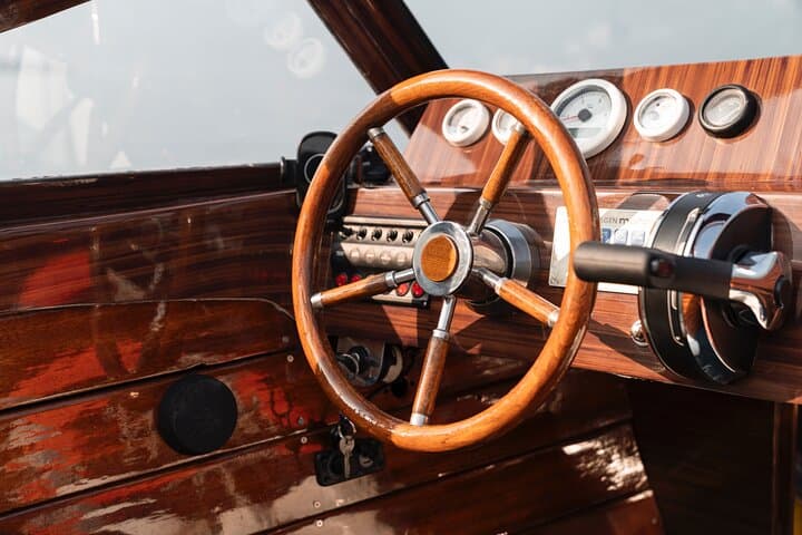 3H Guided Cruise Stop Bellagio in Classic Wooden Boat