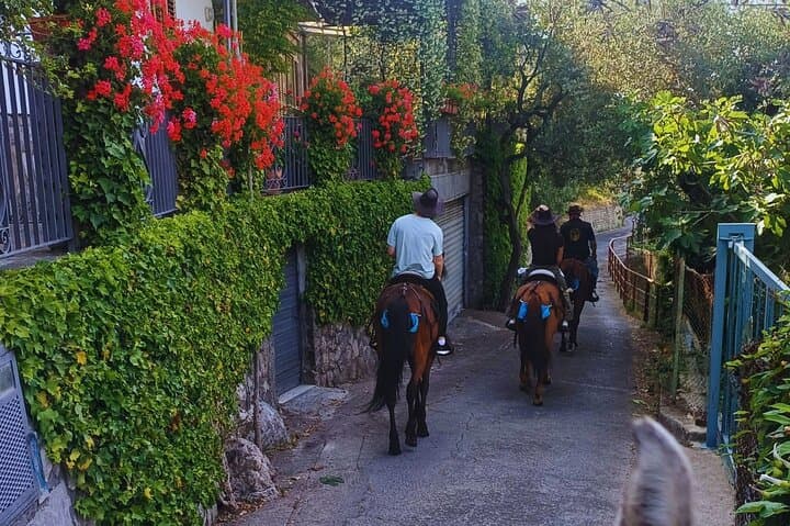 Explore cobblestone alleys of Sant’Agata sui Due Golfi