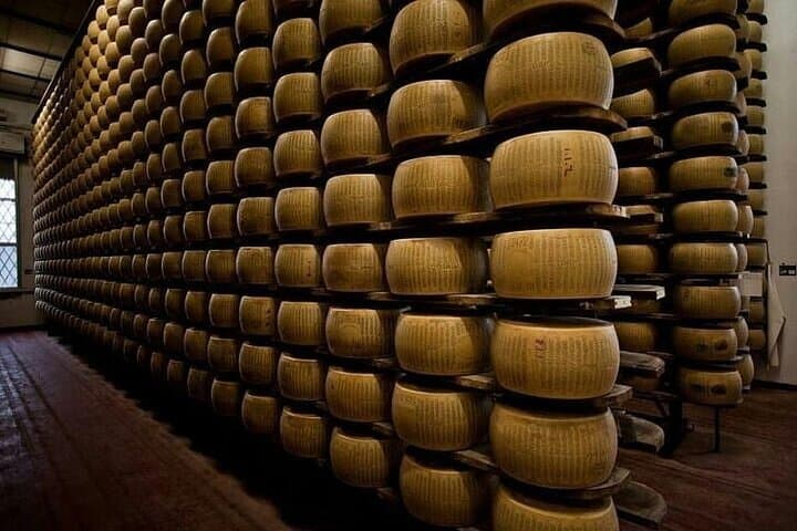 From Reggio Emilia Mediopadana Tour of Parmigiano and Parmaham