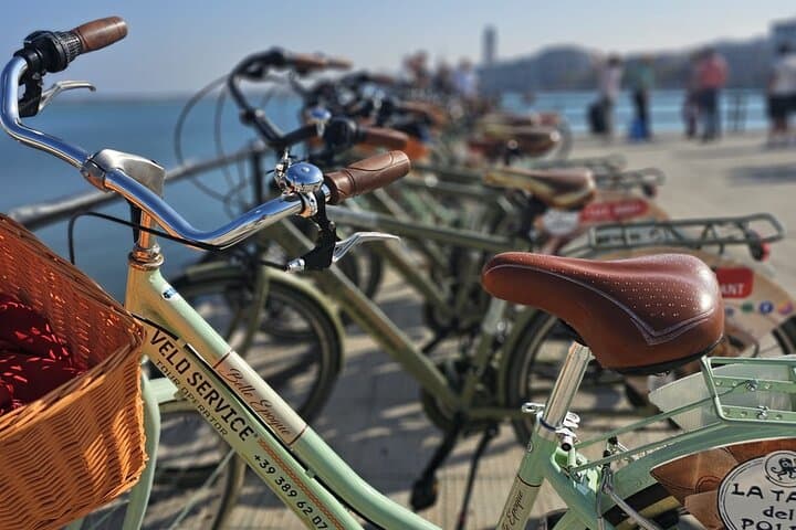 Bari: Guided Bike Tour with Local Tasting
