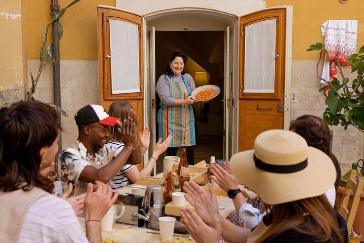 Bari Walking Tour with Pasta Experience