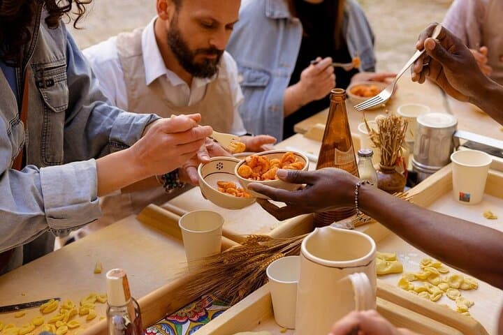 Bari Walking Tour with Pasta Experience