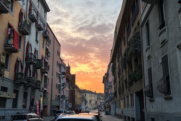 Milan Walking Tour Historical and Cultural Treasures