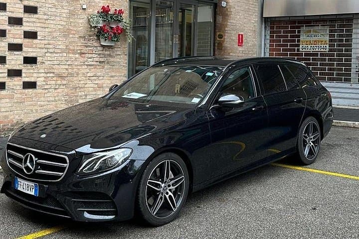 Private Transfer from Venice Airport to Venice City or Return