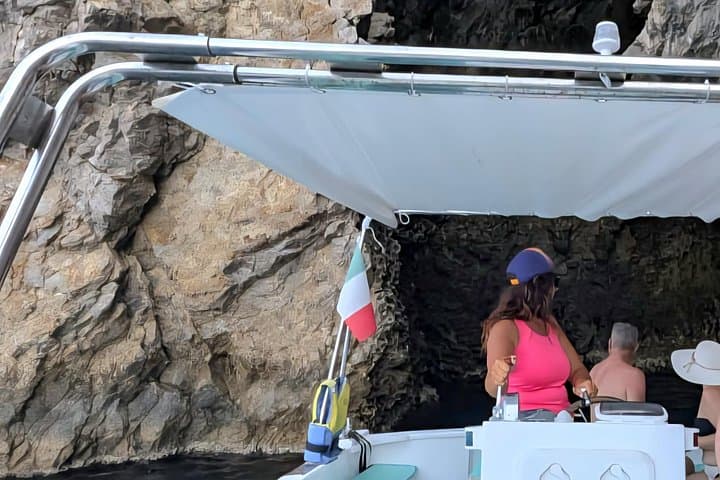 Excursions by boat: Gardens Naxos-Taormina-Isola Bella-DELFINI