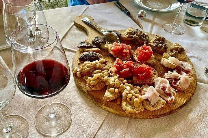 Guided Walking Tour of Florence with Food & Wine Tastings