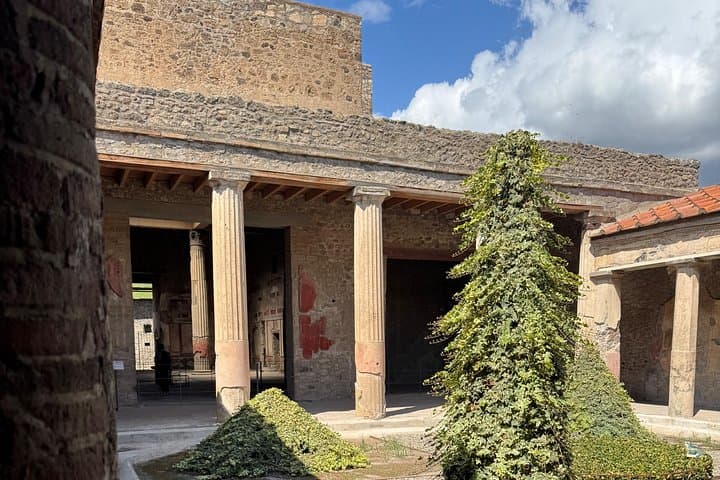 Exploring Pompeii