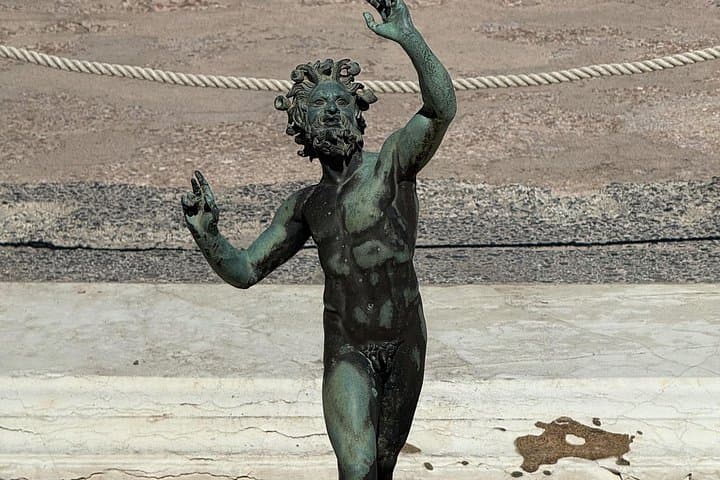 Exploring Pompeii