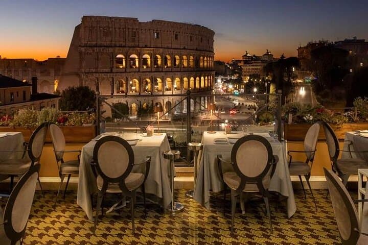 Private Tour of Rome Squares & Rooftop Dinner with Colosseum View