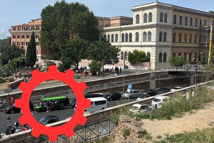 MEETING POINT: The area around the Colosseum can get busy! This is where you’ll find us!