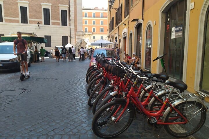 Rome 4hr Bike Hire with Entrance to the Baths of Caracalla