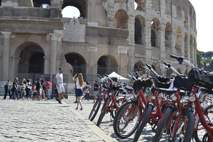 Rome 4hr Bike Hire with Entrance to the Baths of Caracalla