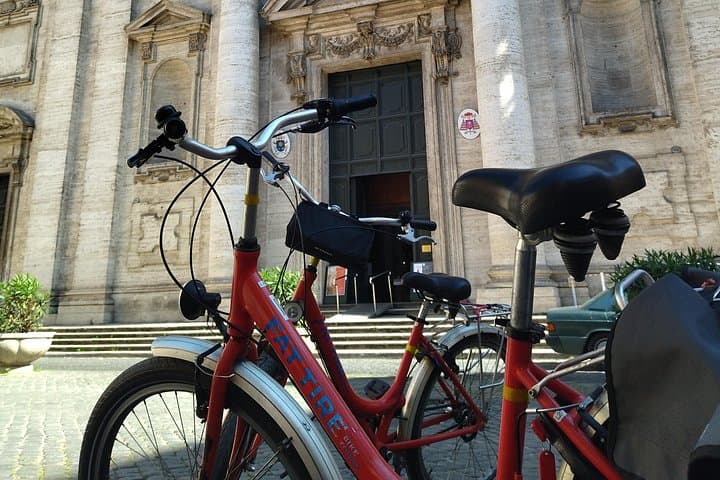 Rome 4hr Bike Hire with Entrance to the Baths of Caracalla